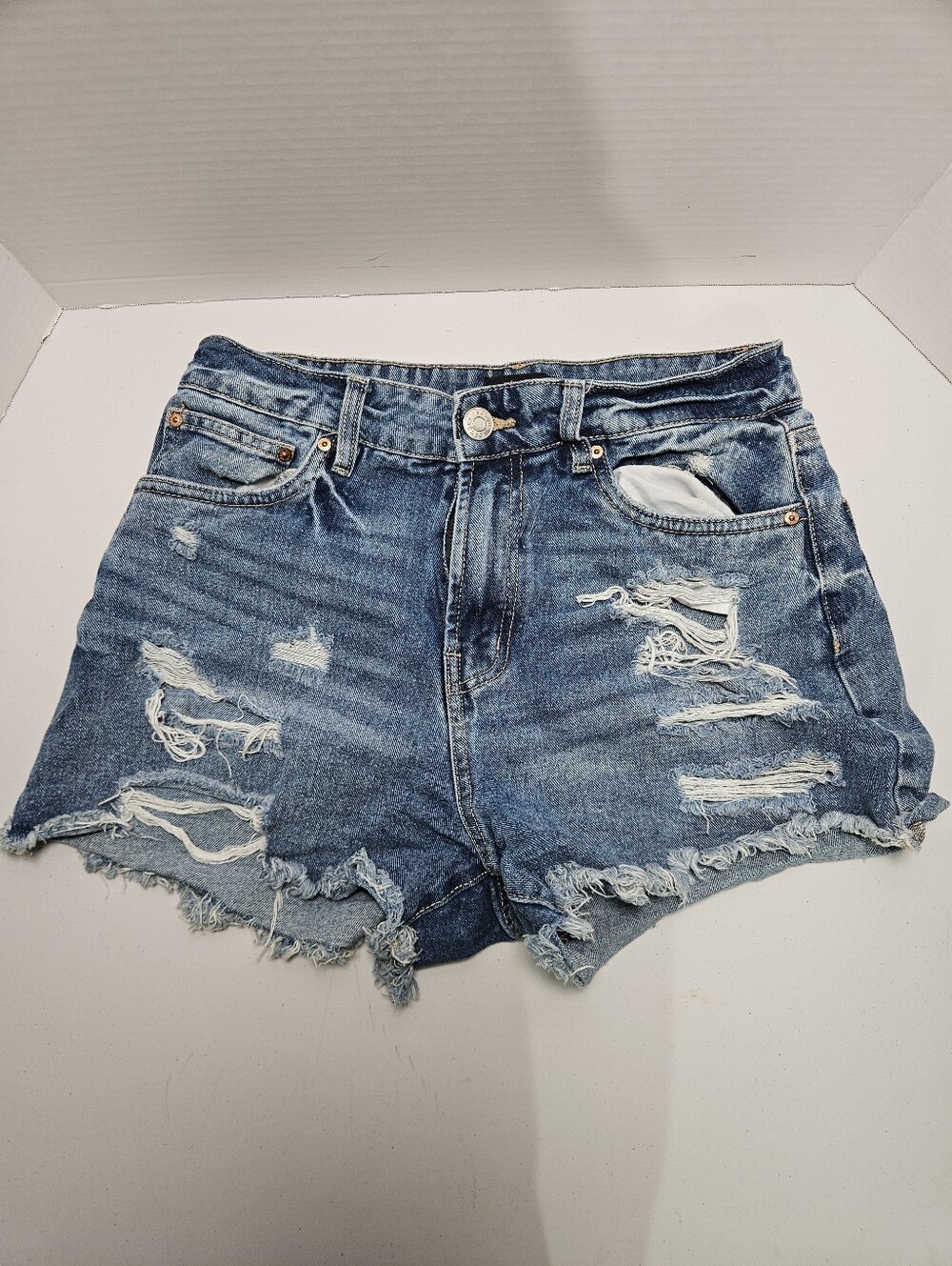 Refuge Boyfriend Denim Shorts Size 3 Medium Wash Charlotte Russe